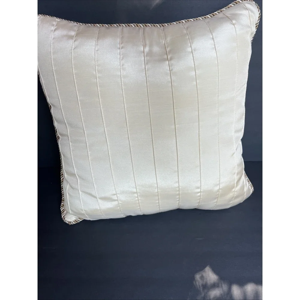 Croscill Rose Garden Floral Throw Pillows x2 16x16 & 16x12 Embroidered Tassels